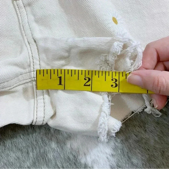 PacSun Daisy Embroidered Denim Shorts - Picture 12 of 12